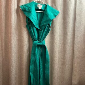 Incredible raw silk green dress with tie. Size L.